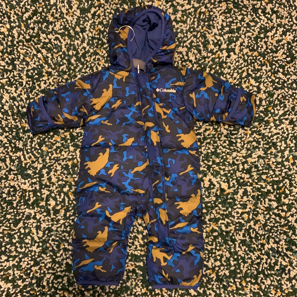 COLUMBIA  Snowsuit - 3-6 months. Like new. Camo. Bunting. Infant